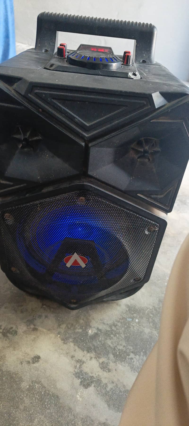 load speaker 2