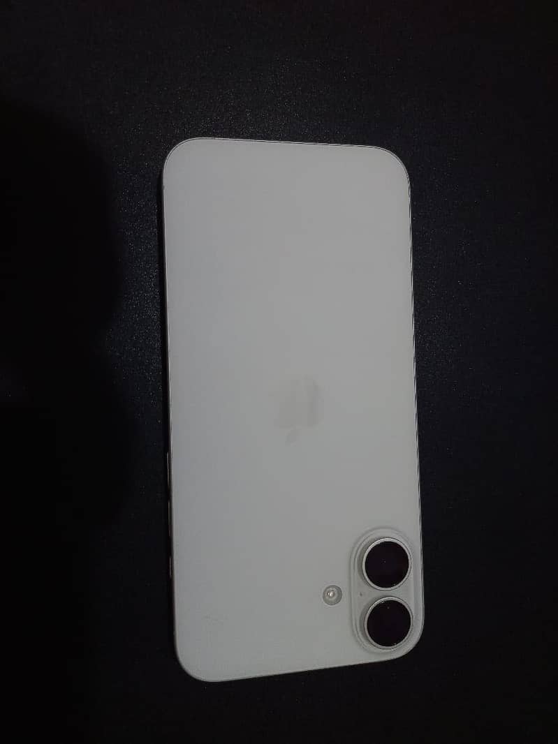 Apple iPhone 16 Plus 0
