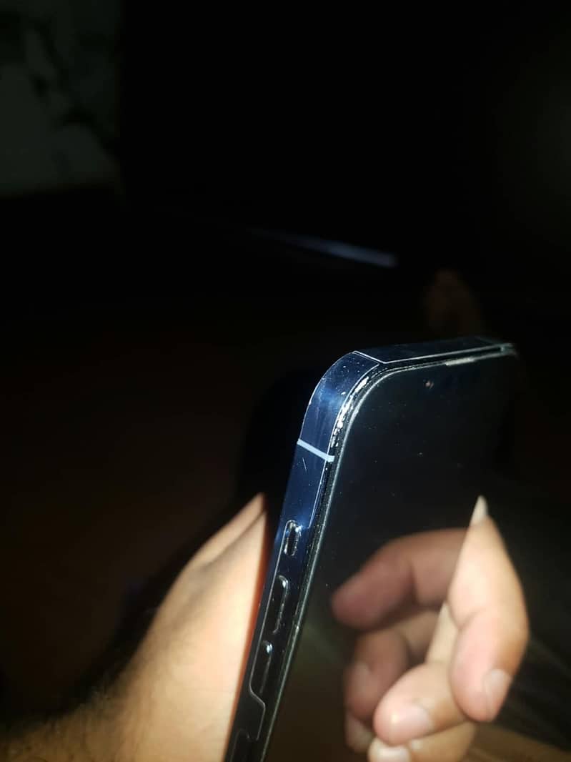 Apple iPhone 13 Pro 4
