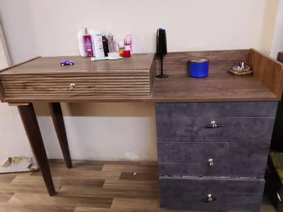 dressing table