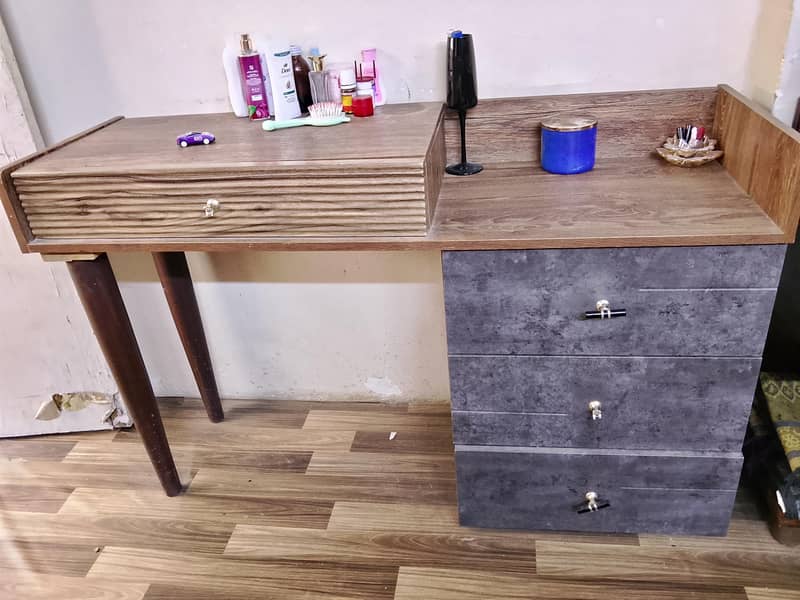 dressing table 1