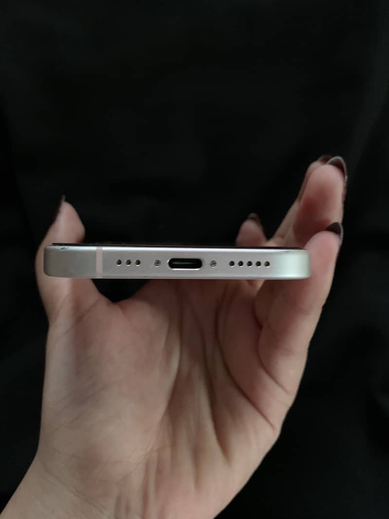 iPhone 15 7