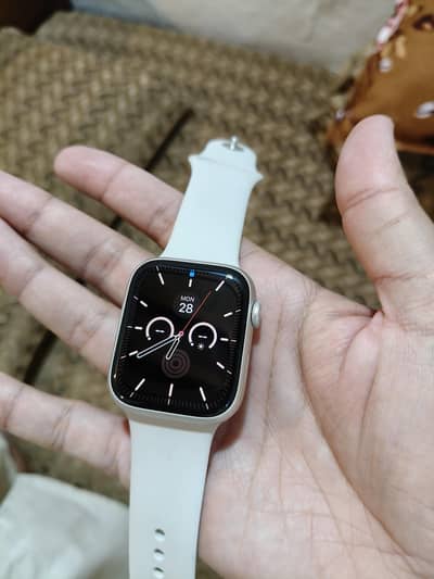 Apple watch series 8