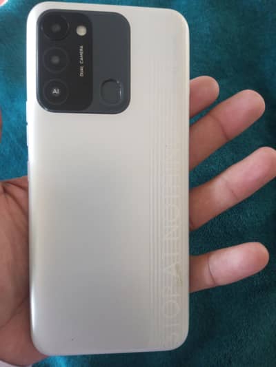 Tecno Spark 8C
