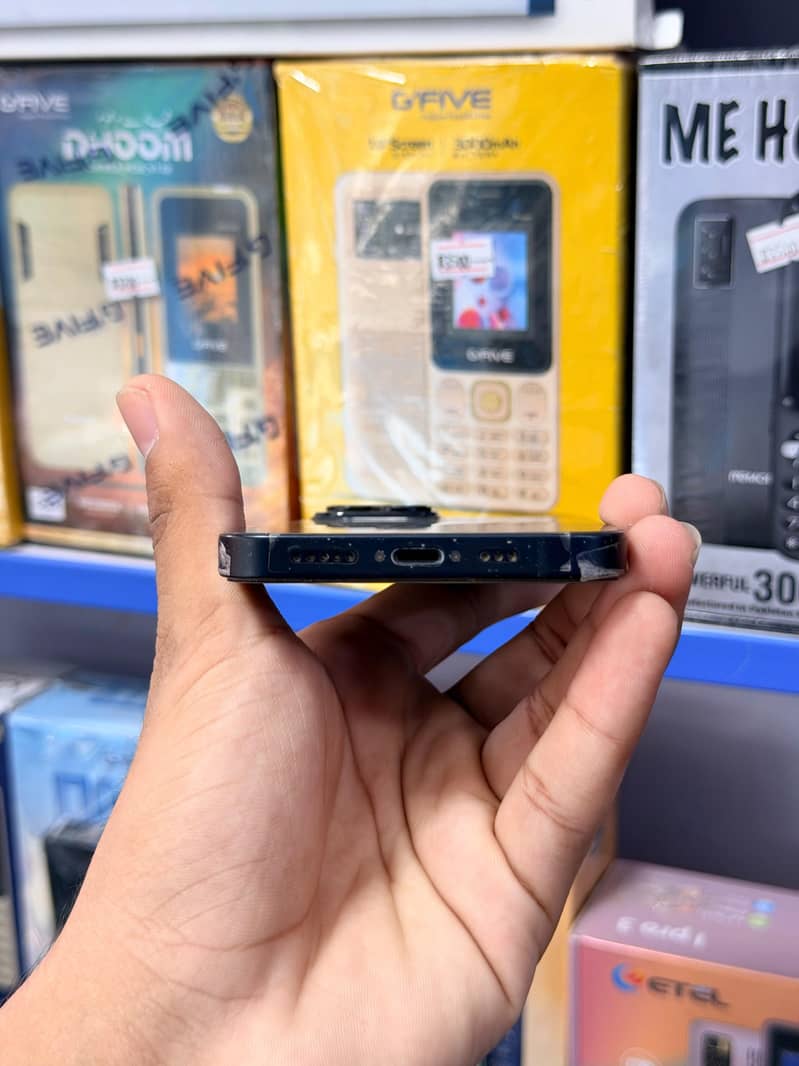 iPhone 14 2