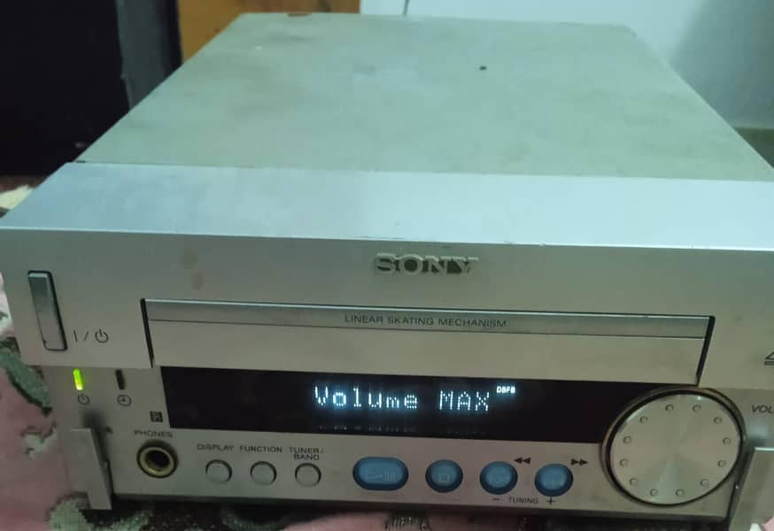 good condition amplifier & CD player 1