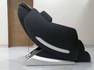 L SHAPE MASSAGER CHAIR