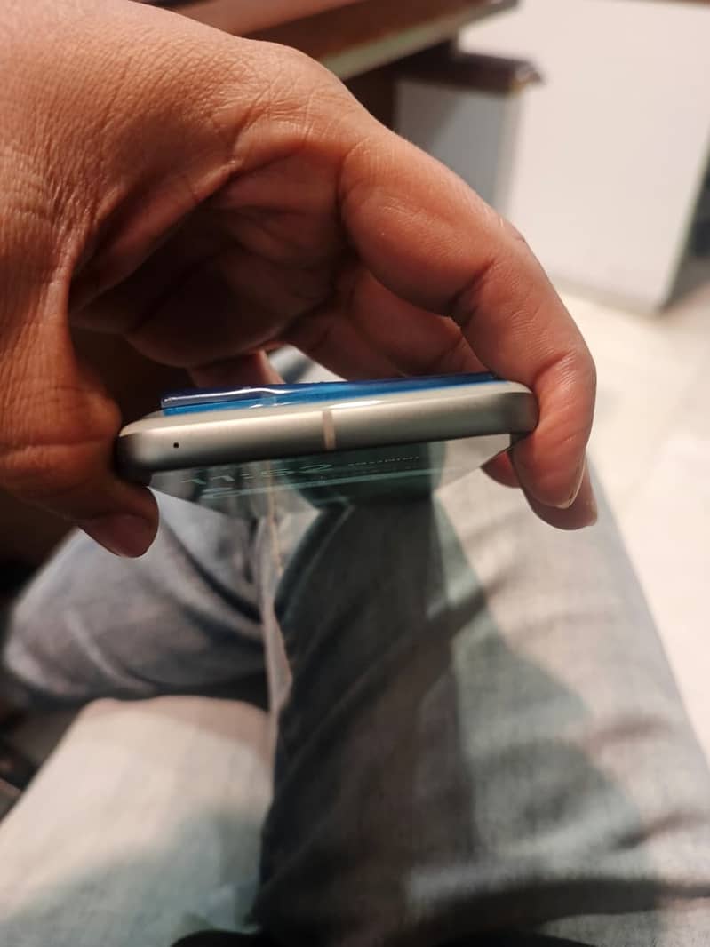 Google Pixel 8 2
