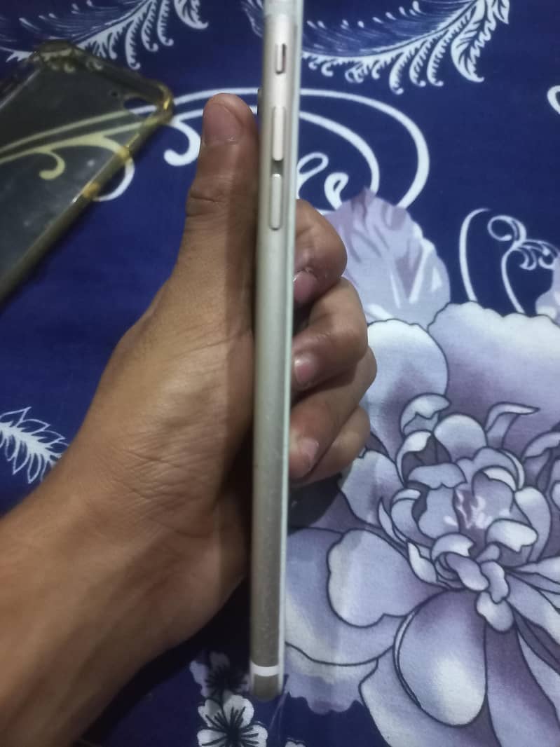 Apple iPhone 6 Plus 1