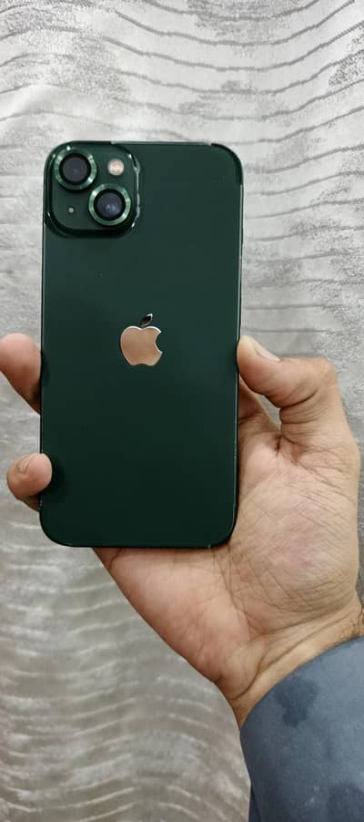 Apple iPhone 13