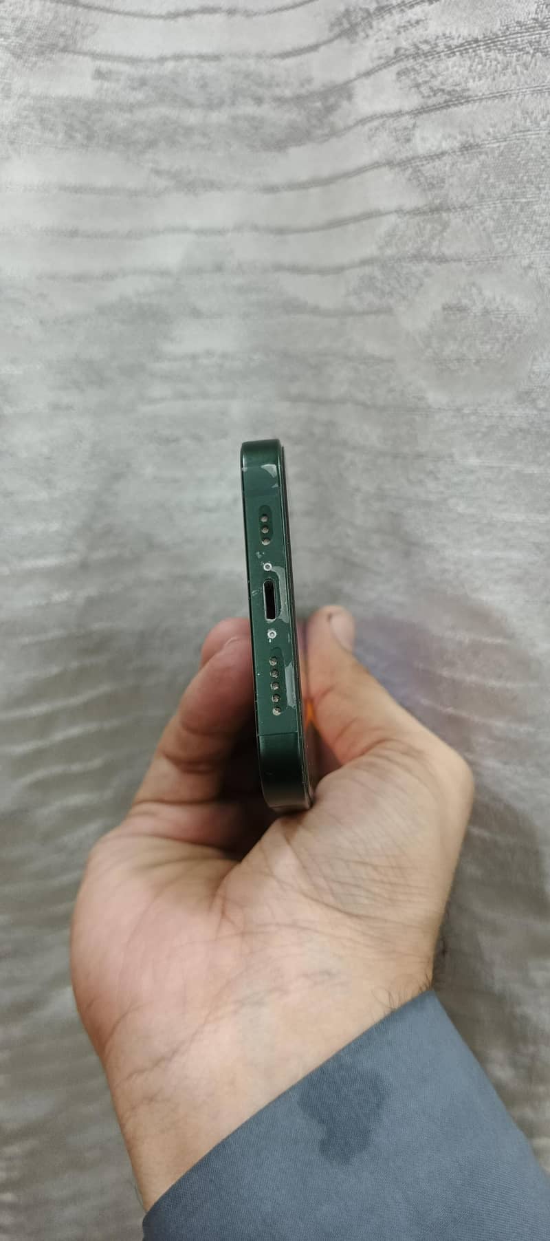 Apple iPhone 13 4