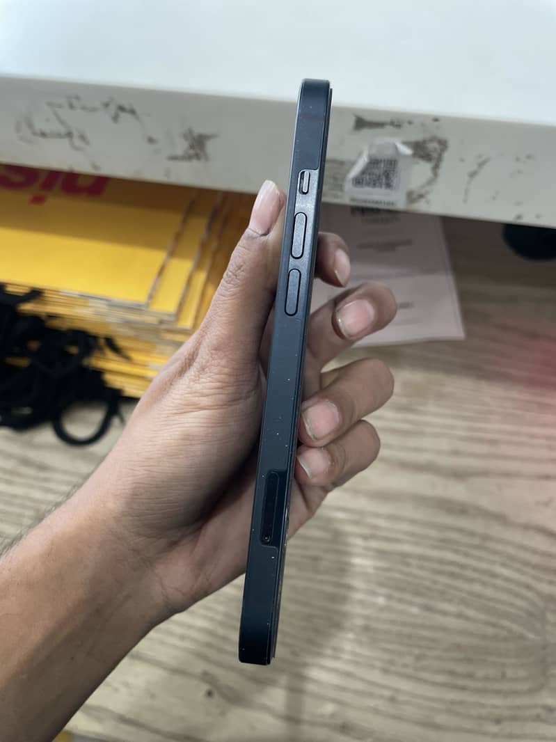 Apple iPhone 13 1