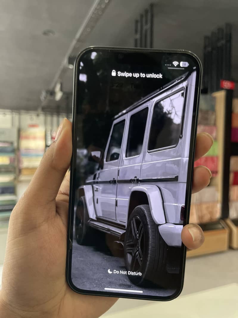 Apple iPhone 13 4