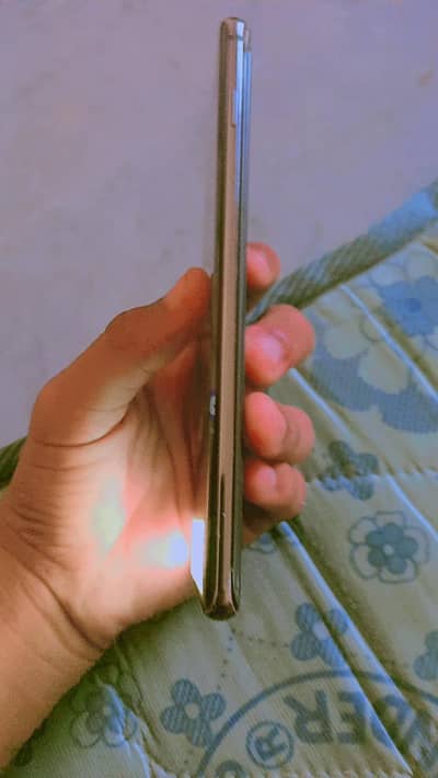 Samsung Mobile S10 Plus all ok ha bas nicha tura sa screen toty ha