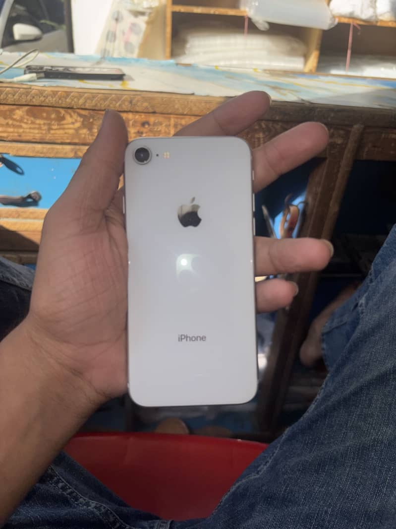 Apple iPhone 8 4