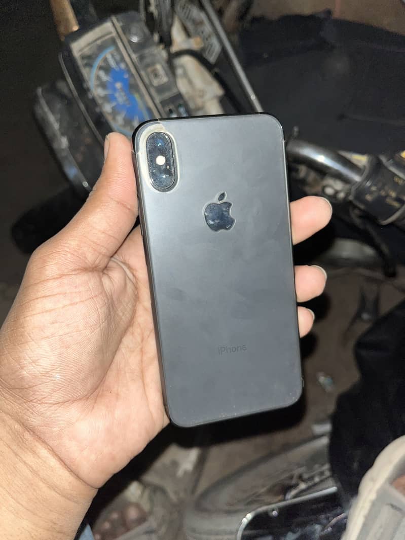 Apple iPhone X 4