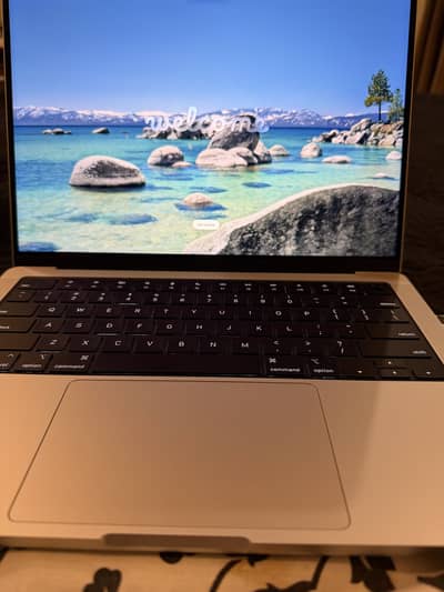 MACBOOK PRO M4 BRAND NEW / 100% BATTERY / 512GB / 14” / 16 GB RAM