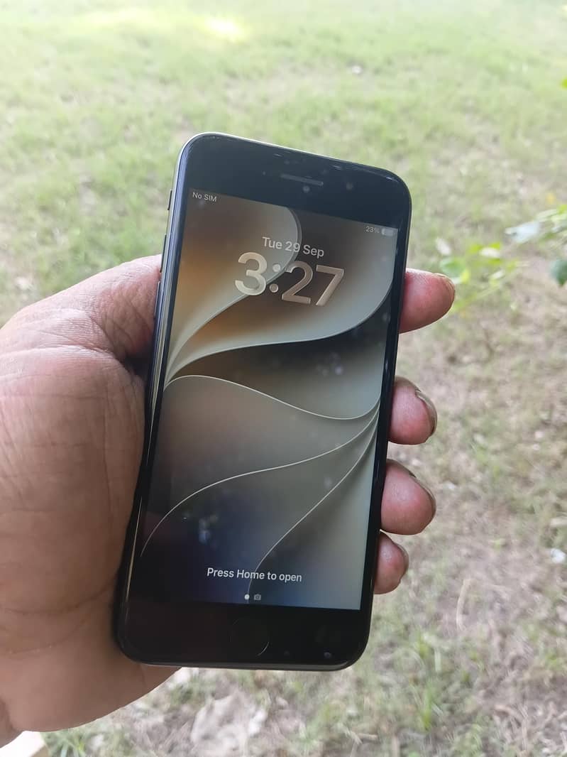 Apple iPhone SE 0
