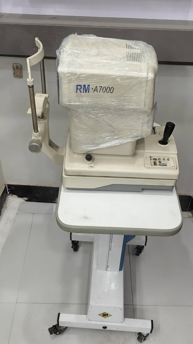 Topcon SL-2D Slit Lamp + Auto Ref Complete Setup 3