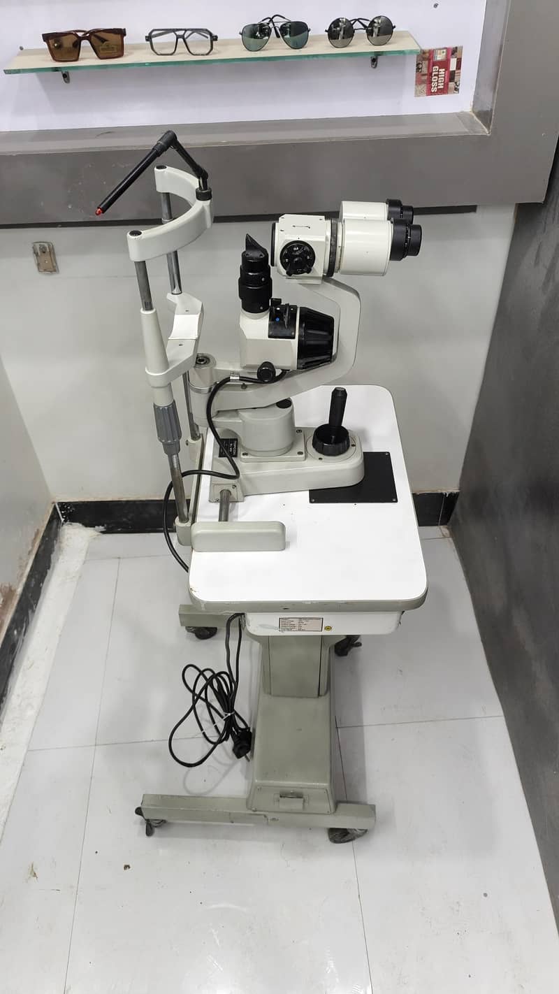 Topcon SL-2D Slit Lamp + Auto Ref Complete Setup 5