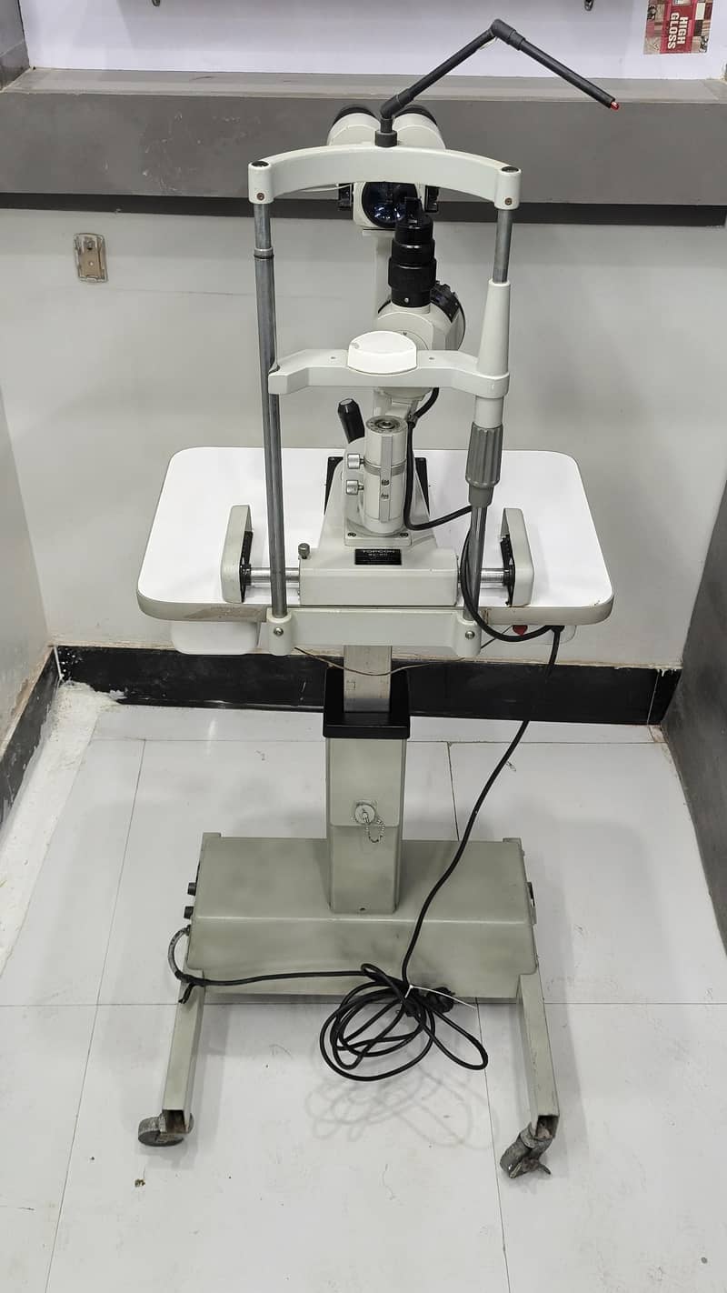 Topcon SL-2D Slit Lamp + Auto Ref Complete Setup 7