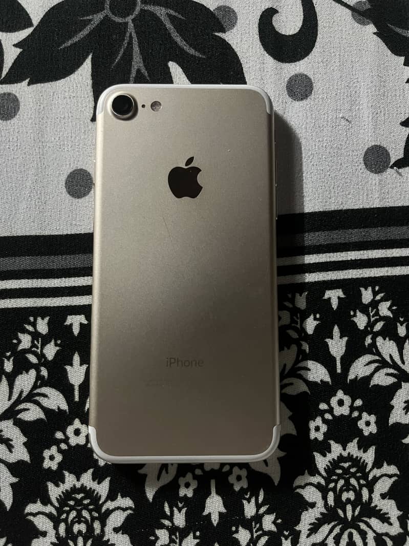 Apple iPhone 7 2