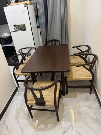 Dinning table with 6 chairs