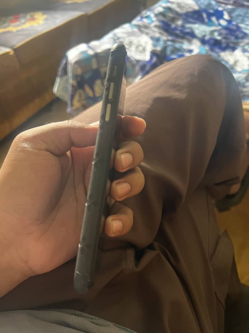 Apple iPhone 11 5