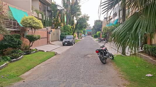 10 Marla Best Builder Location Near Park Mosque Market Plot For Sale