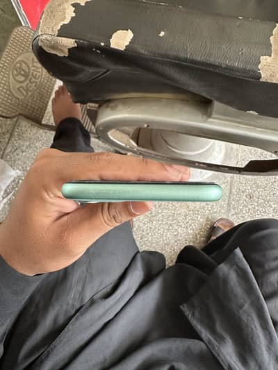 Apple iPhone 11