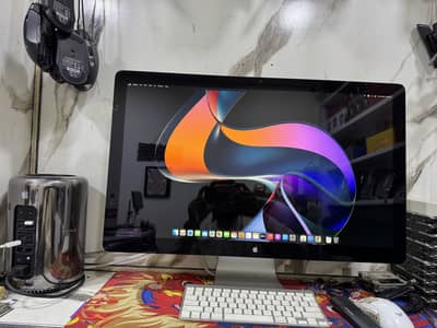 MacPro 2013 With apple Cienma Display 27 Inch 2K Complete Package