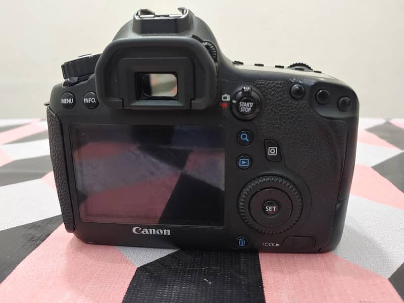 6d Full Frame Professional Camera . 2