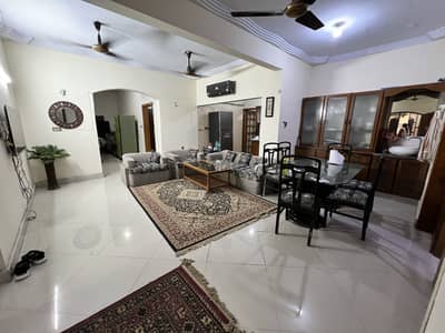 318 Sq. Yards Ground Floor Corner Portion For Sale | 3 Bed | 3 Bath | 4-Car Parking  Prime Corner Location Pure West Open Independent-Living Feel