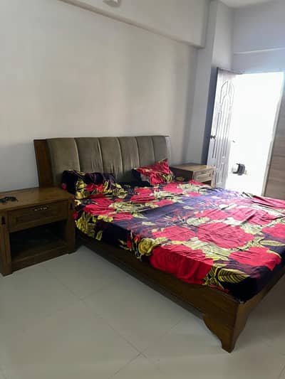 Interwood bed set