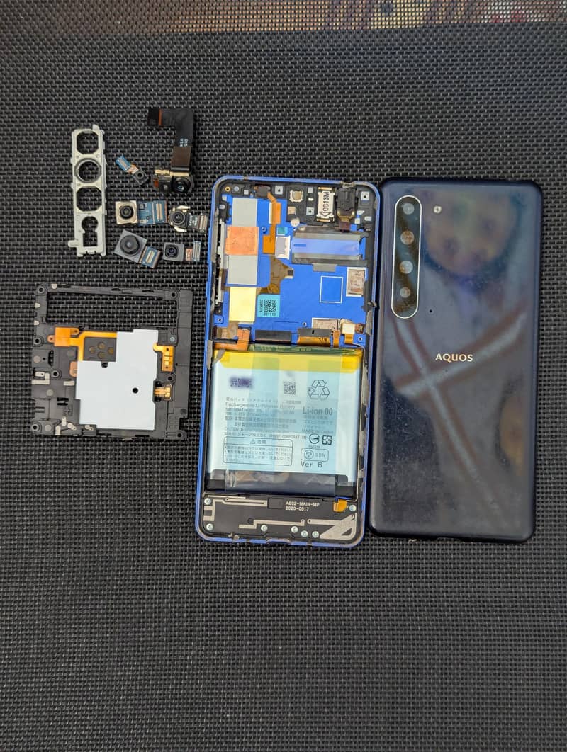 Sharp Aquos R5G 0