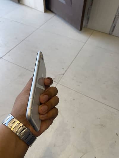 Apple iPhone XR