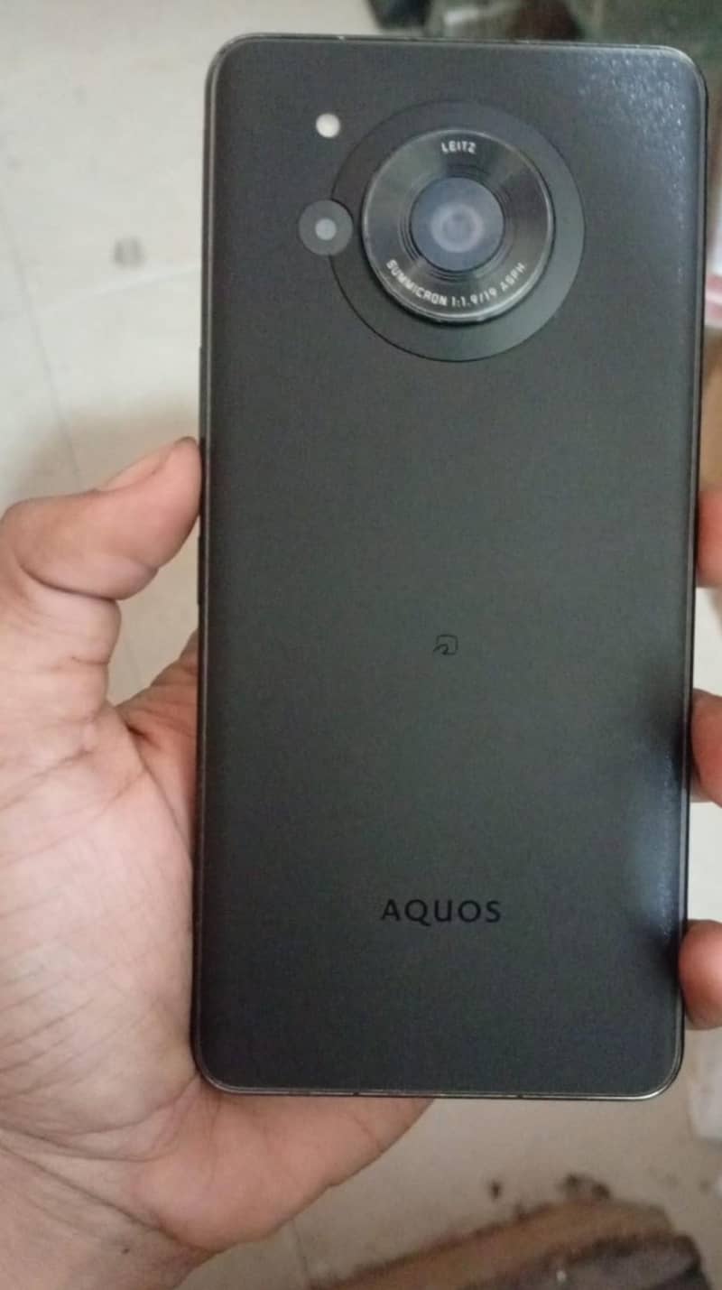 Sharp Aquos Sense7 1