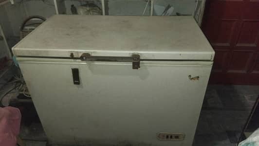 refrigerator in good condition