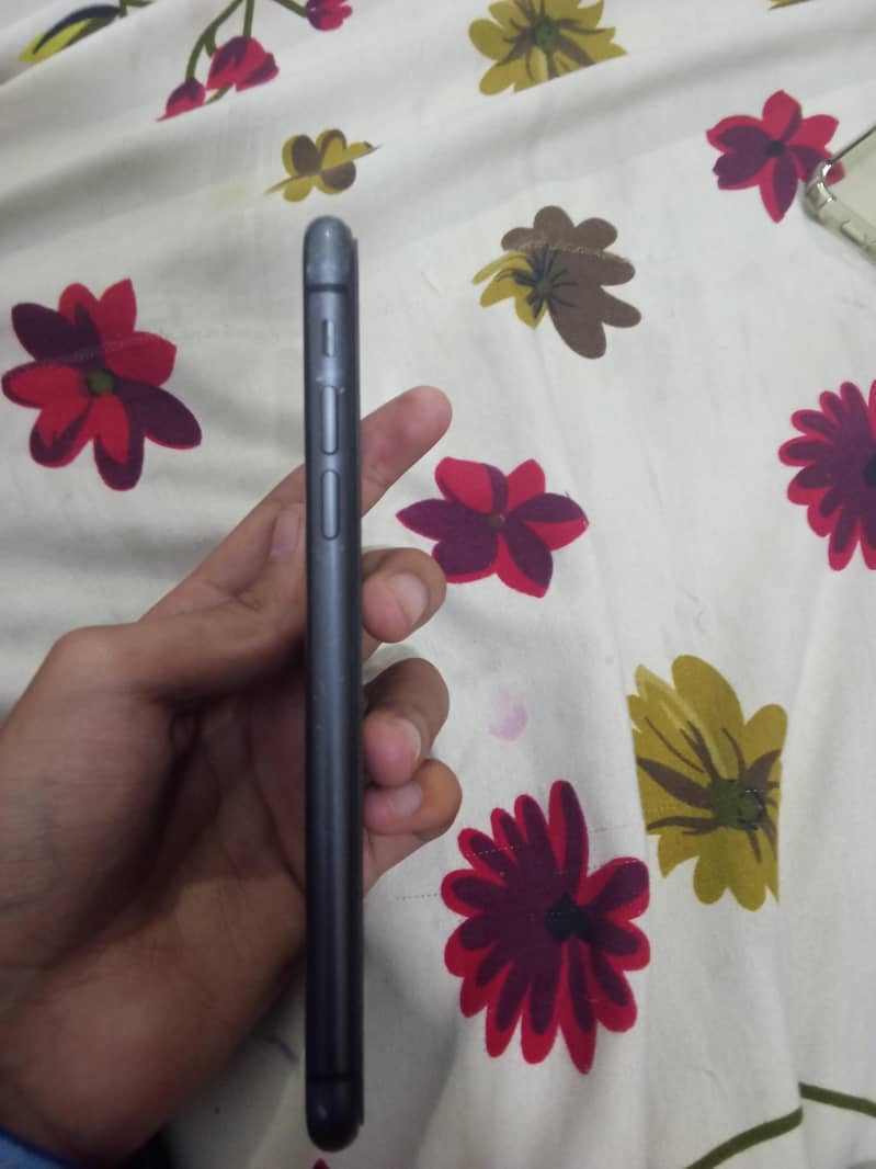 Apple iPhone 11 5
