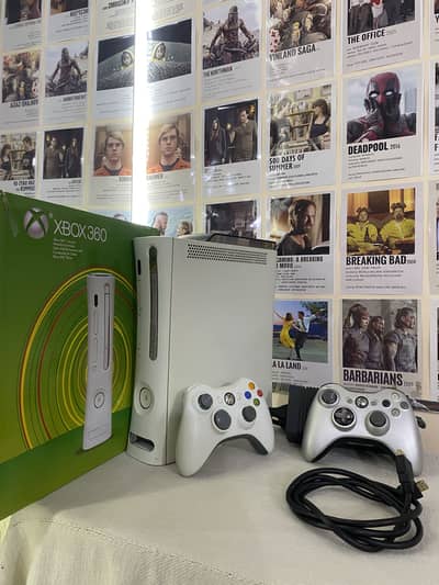 Xbox 360 jasper 250HDD 2 wireless controllers all accessories with box