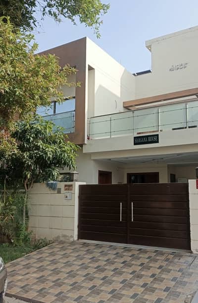 Buch Villas 7.50 marla double story ues house available 5 bed attach bath double TV lounge double kuchen