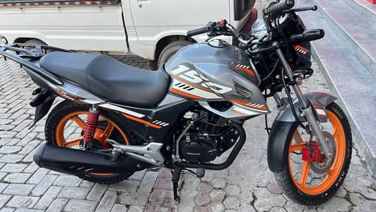 CB-150F 11500 Km Chala huwa hay