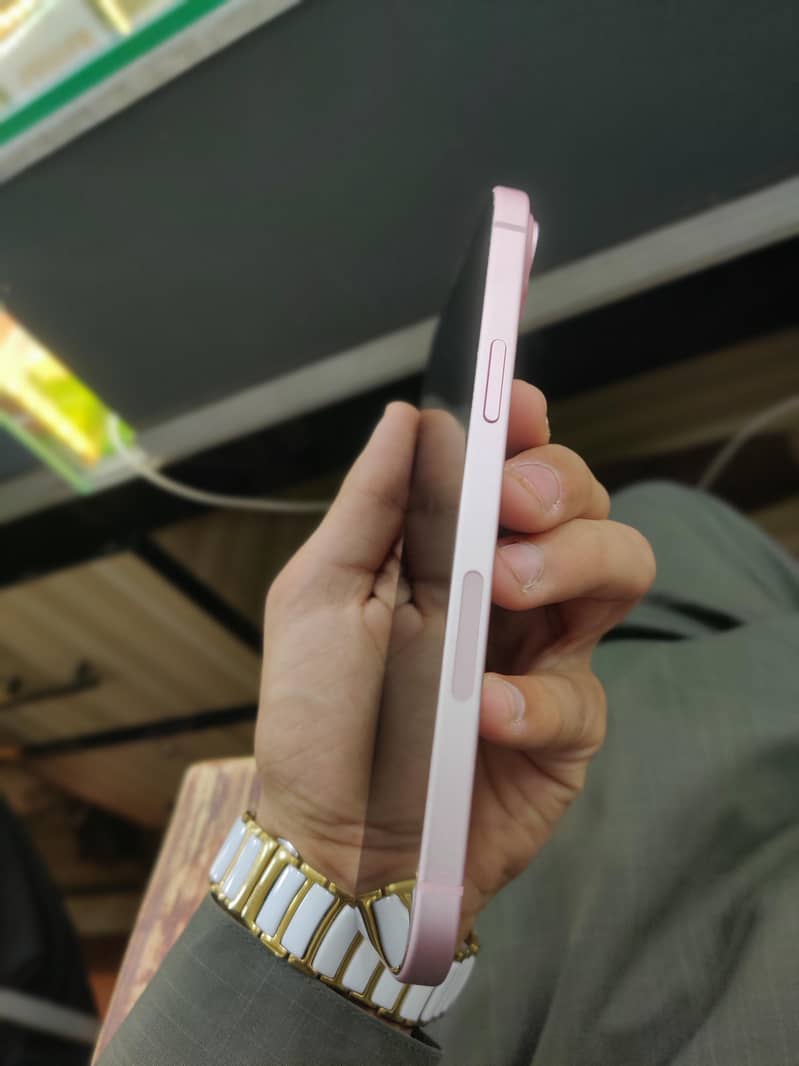 Apple iPhone 15 plus 3