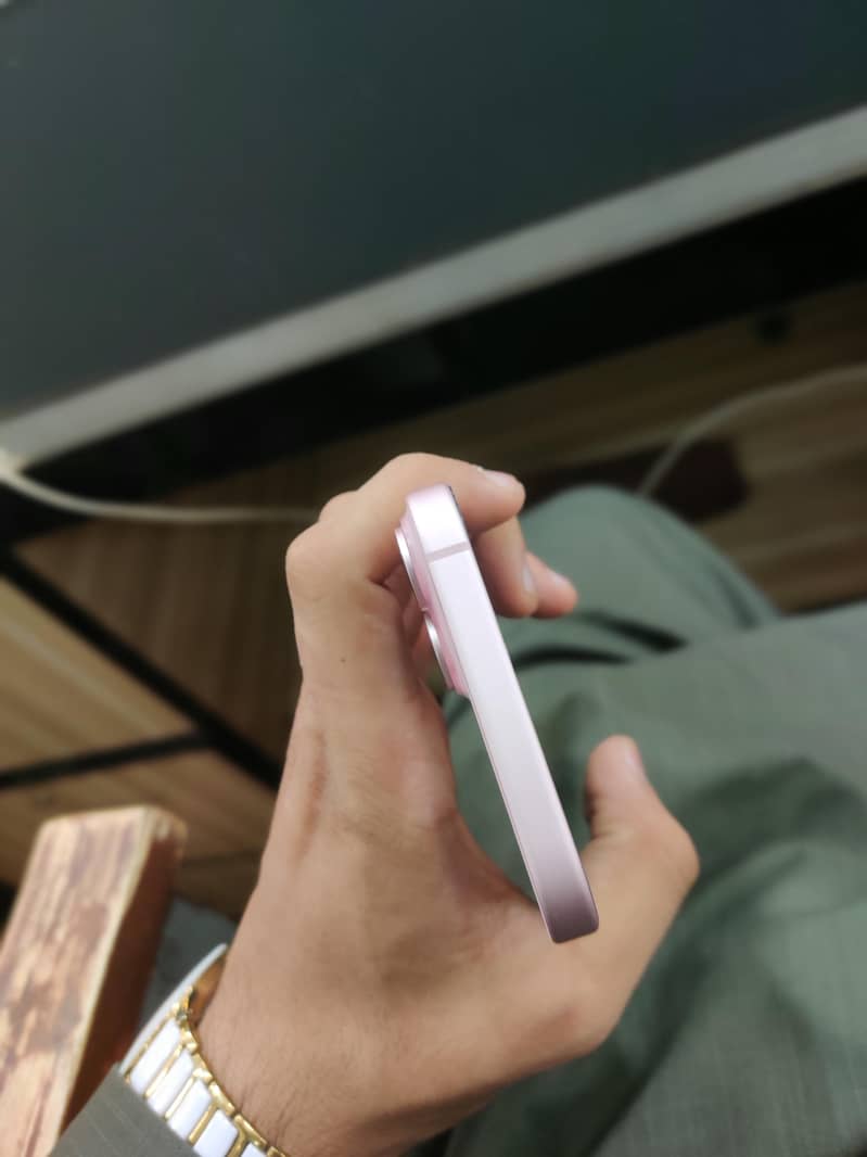 Apple iPhone 15 plus 5
