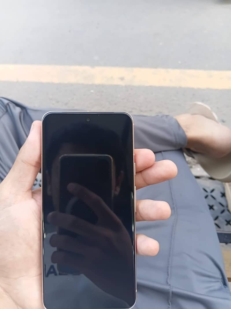 Google Pixel 8 4