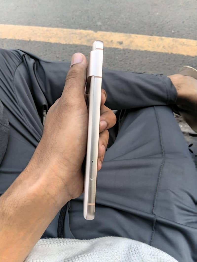 Google Pixel 8 5