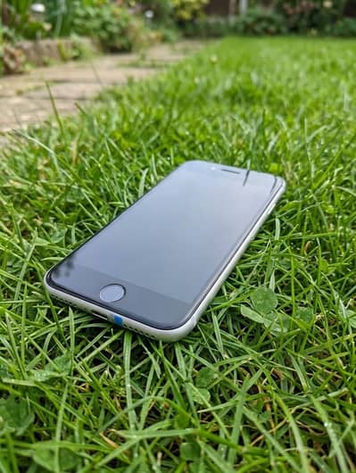 Apple iPhone SE