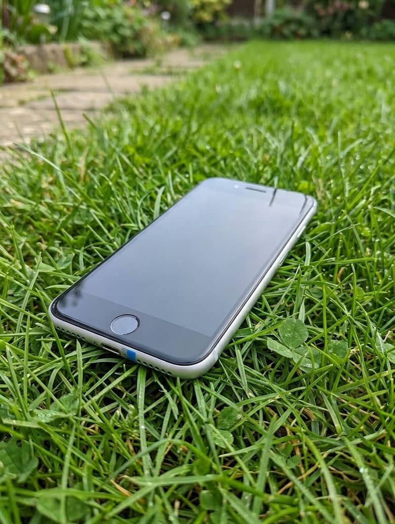 Apple iPhone SE 0
