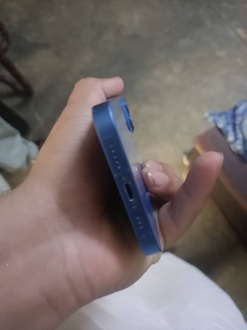 Apple iPhone 13 1