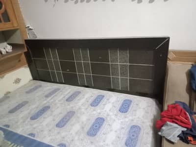 King size bed for sell with new mattress